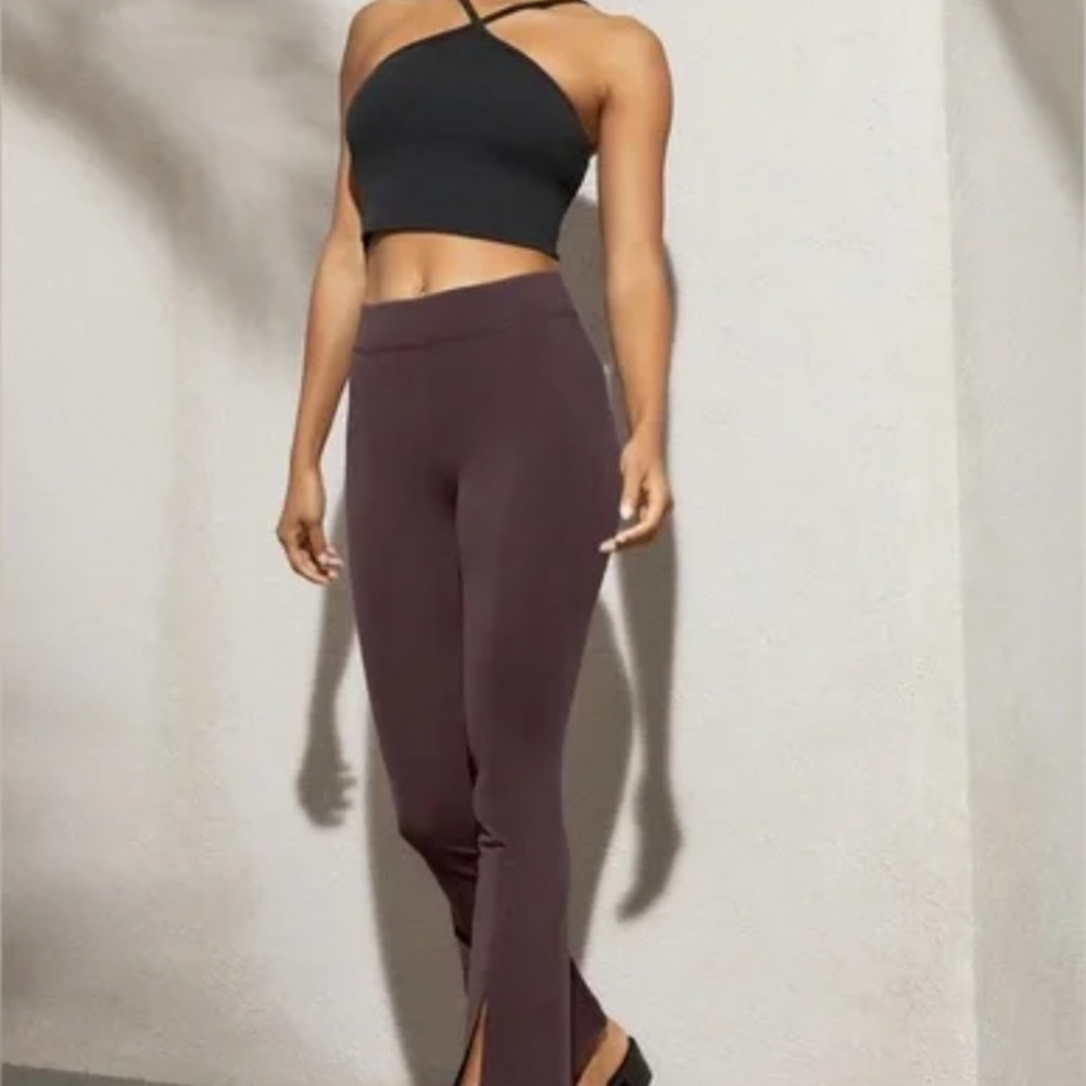 Alo Yoga Airbrush High-Waist 7/8 Flutter Legging in Raisin XS